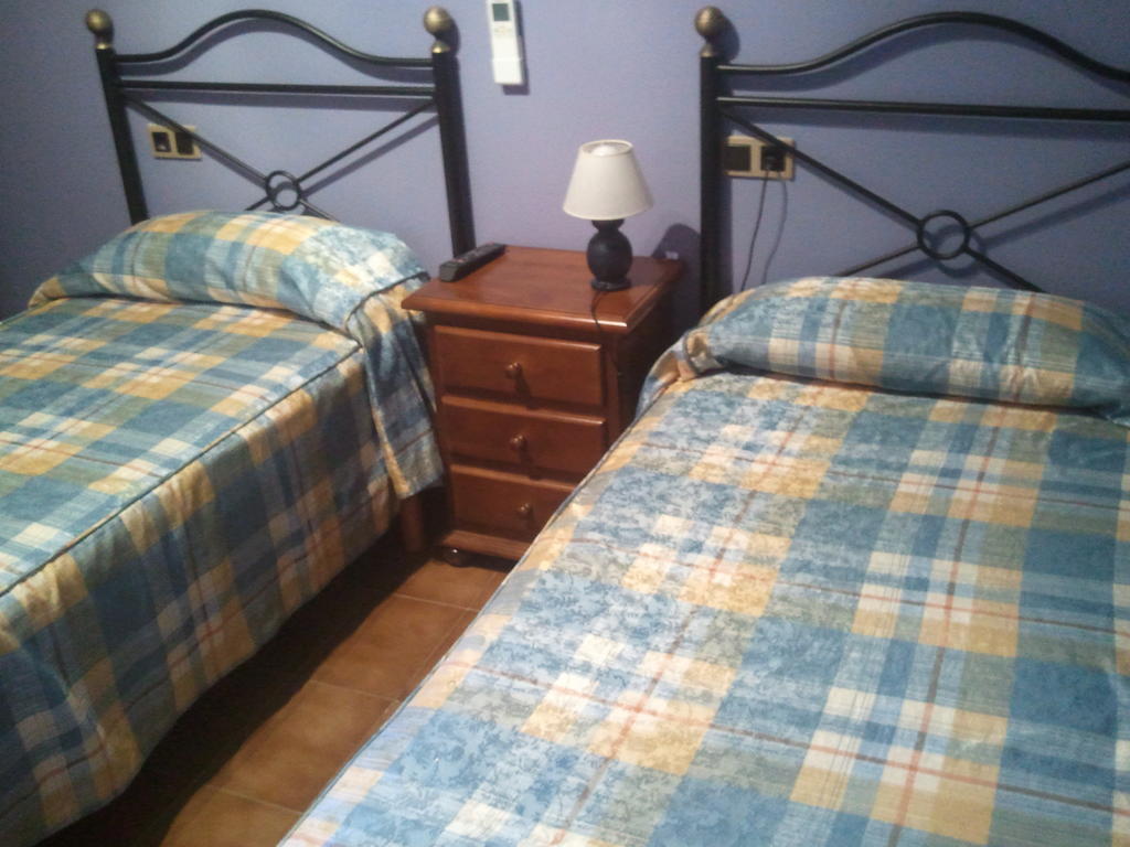 Hostal Can Barrina Arnés Δωμάτιο φωτογραφία