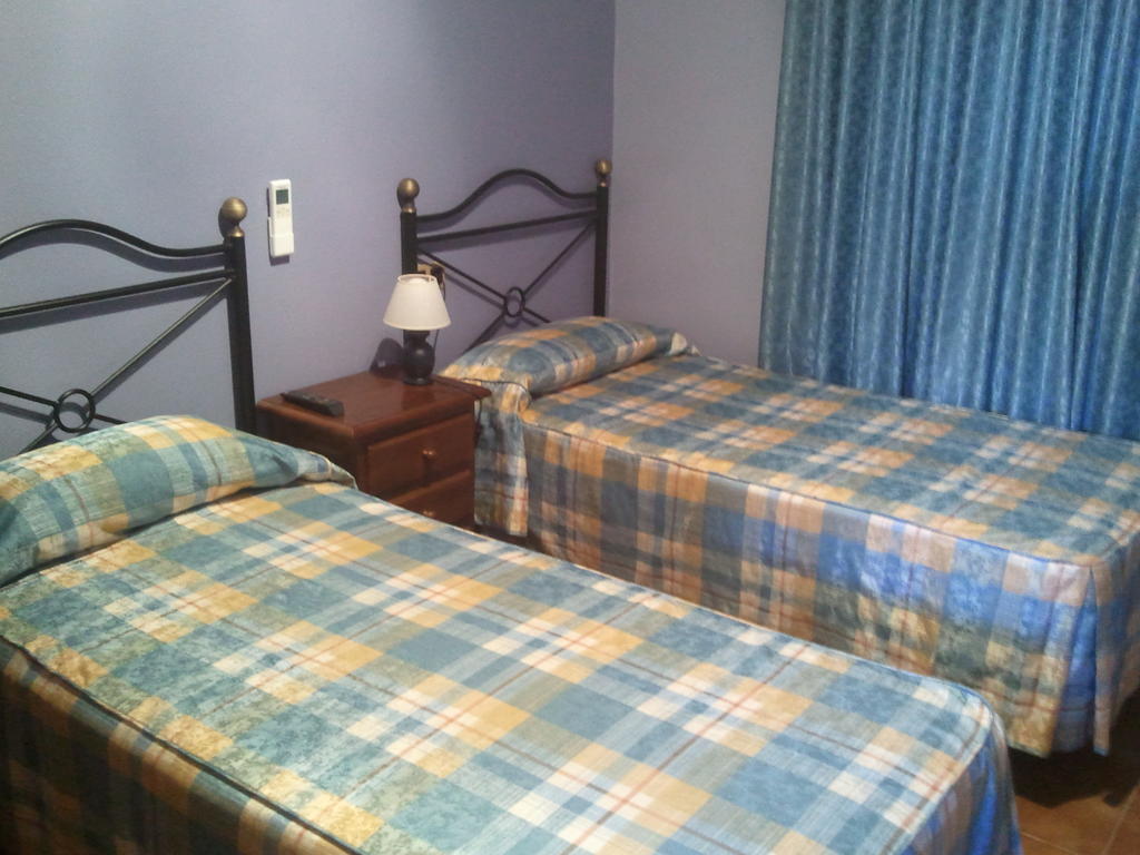 Hostal Can Barrina Arnés Δωμάτιο φωτογραφία