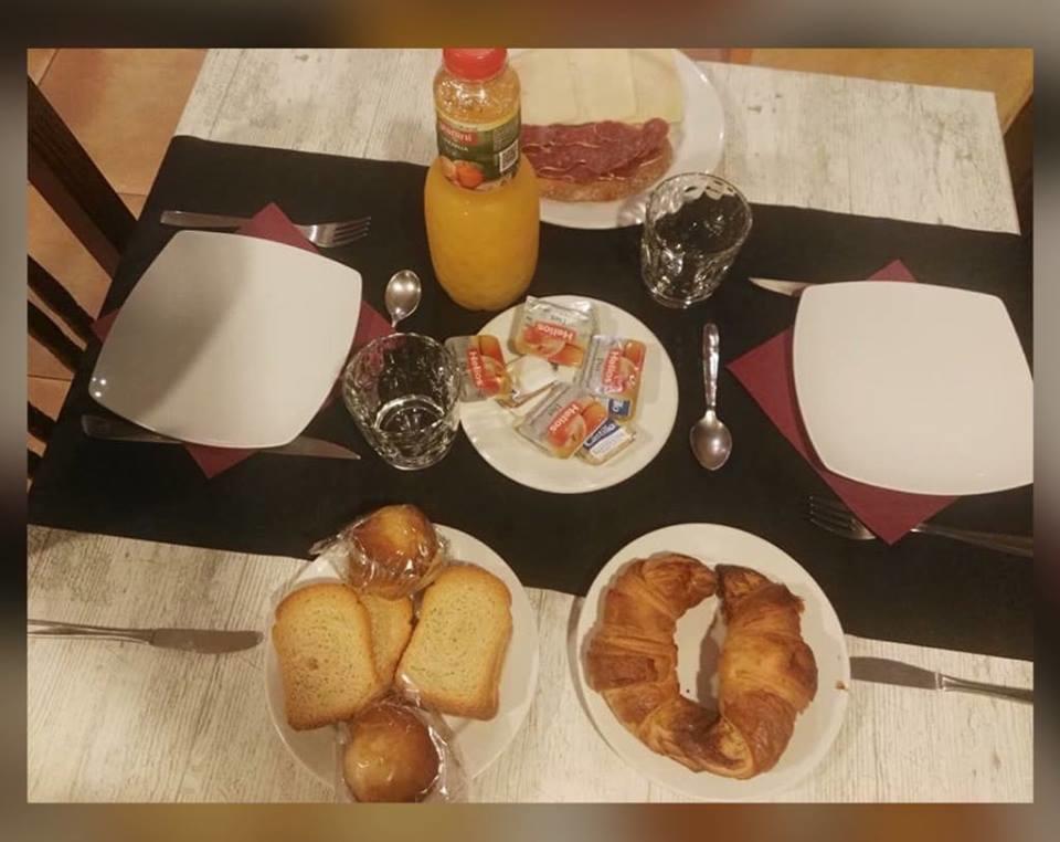 Hostal Can Barrina Arnés Εξωτερικό φωτογραφία